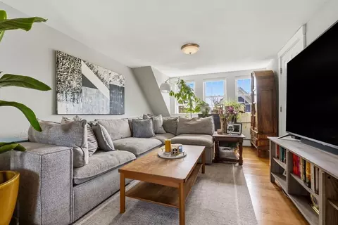 Living - 44 Charnock St, Beverly, MA 01915 photo 3 of 5