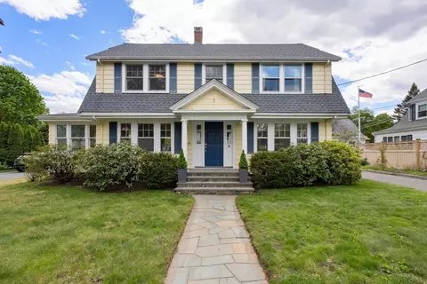 8 Charlotte Rd, Marblehead, MA 01945