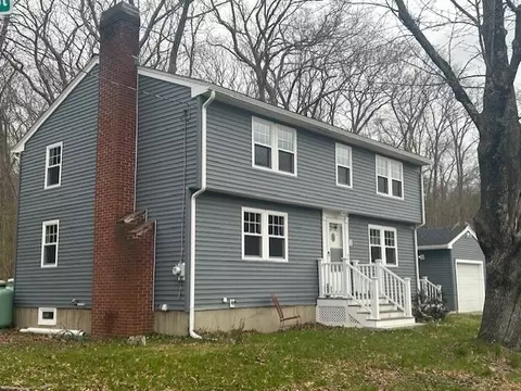 2 Howard St, Ipswich, MA 01938