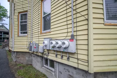 36-38 Chapel St, Springfield, MA 01109 photo 4