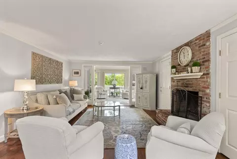 9 Perkins Ln, Lynnfield, MA 01940