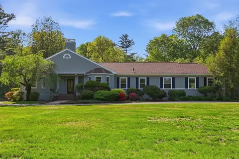 106 Bolton Rd, Harvard, MA 01451