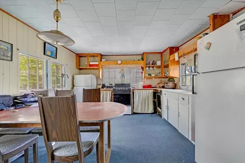 Kitchen - 14 Old Colony Ave, Buzzards Bay, MA 02532 photo 1 of 2