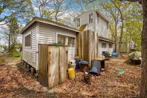 Exterior - 14 Old Colony Ave, Buzzards Bay, MA 02532 photo 7 of 14