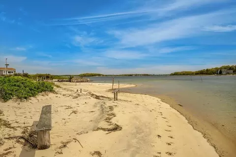 View/Area - 14 Old Colony Ave, Buzzards Bay, MA 02532 photo 2 of 9