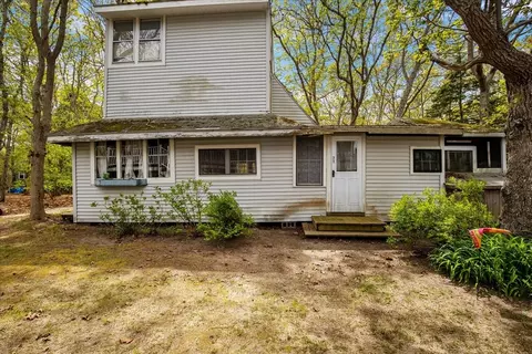 Exterior - 14 Old Colony Ave, Buzzards Bay, MA 02532 photo 4 of 14