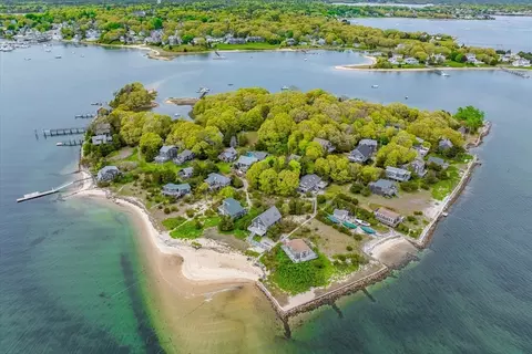 View/Area - 14 Old Colony Ave, Buzzards Bay, MA 02532 photo 8 of 9