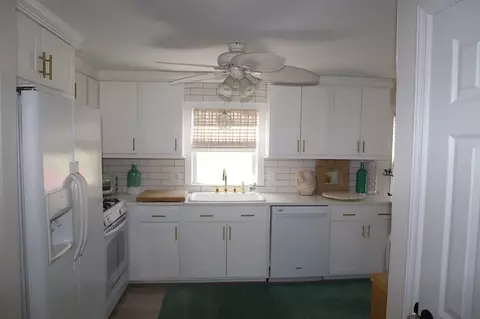24 Circle Dr, West Springfield, MA 01089 photo 17
