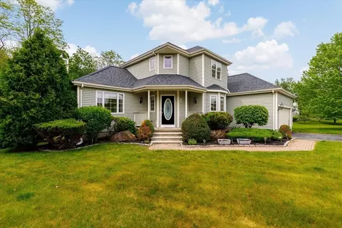 8 Cardinal Cir, Shrewsbury, MA 01545