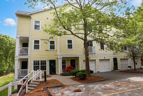 713 Gazebo Cir #713, Reading, MA 01867