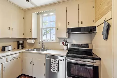 Kitchen - 89 Lothrop St, Beverly, MA 01915 photo 2 of 4