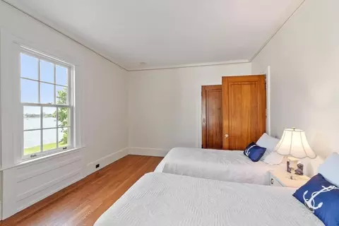 Bedroom - 89 Lothrop St, Beverly, MA 01915 photo 2 of 8