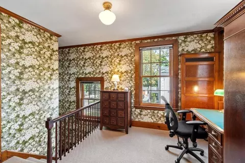 Entry Way - 89 Lothrop St, Beverly, MA 01915 photo 5 of 7