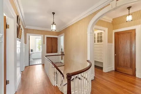 Entry Way - 89 Lothrop St, Beverly, MA 01915 photo 4 of 7