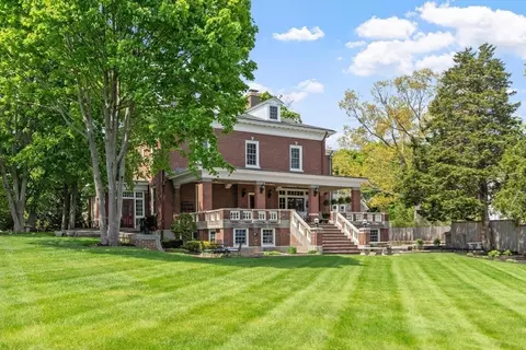 Exterior - 89 Lothrop St, Beverly, MA 01915 photo 5 of 8