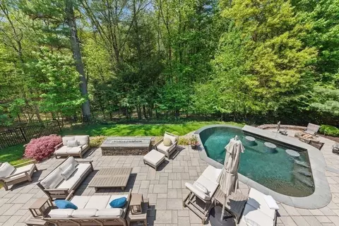 Exterior - 39 Opal Cir, Franklin, MA 02038 photo 3 of 8