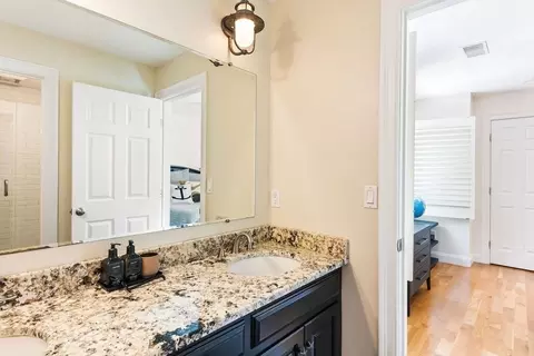 Bath - 39 Opal Cir, Franklin, MA 02038 photo 3 of 5