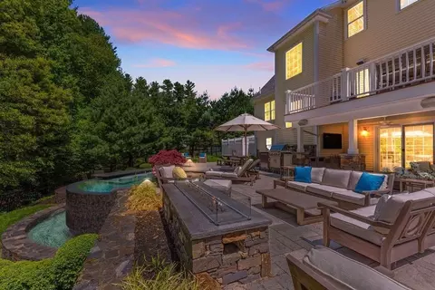 Exterior - 39 Opal Cir, Franklin, MA 02038 photo 2 of 8