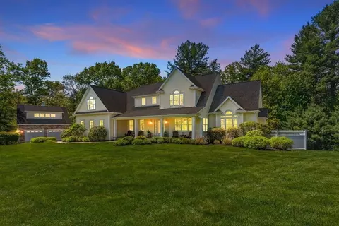 39 Opal Cir, Franklin, MA 02038