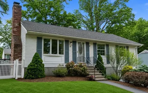 30 Vinal St, Hudson, MA 01749