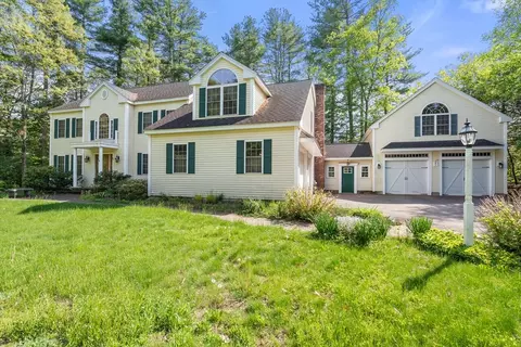 6 Wampanoag Dr # A, Acton, MA 01720