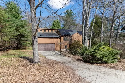 3 Rogler Farm Rd, Smithfield, RI 02917
