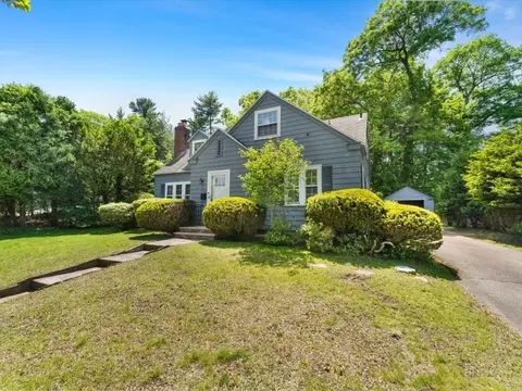 10 Park Ln, Walpole, MA 02032