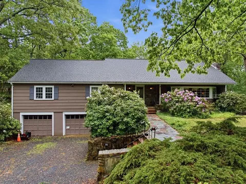 95 Woodridge Rd, Wayland, MA 01778