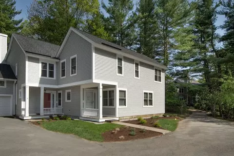 16 Holly Ct #16, Rockland, MA 02370