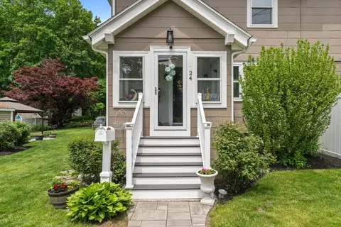 24 Northrop St #1, Hopedale, MA 01747