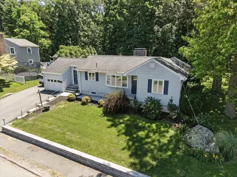 9 Fisher Ter, Woburn, MA 01801