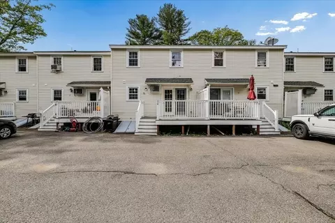 20 Olde Country Vlg #20, Londonderry, NH 03053