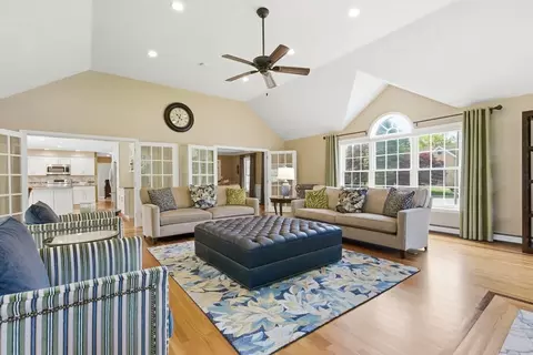 187 Sanborn Ln, Reading, MA 01867 photo 4