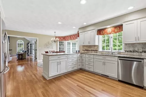 187 Sanborn Ln, Reading, MA 01867 photo 12