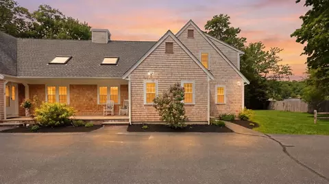 176 Palmer Ave #2, Falmouth, MA 02540
