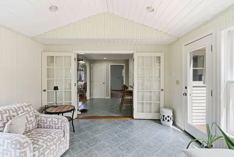 Entry Way - 25 Buttonwood Dr, Derry, NH 03038 photo 2 of 4