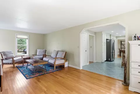 Living - 25 Buttonwood Dr, Derry, NH 03038 photo 3 of 4