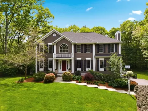 115 Webster Woods Ln, North Andover, MA 01845
