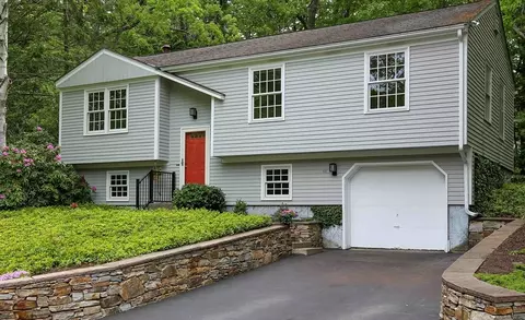 60 Wrentham Rd, Worcester, MA 01602