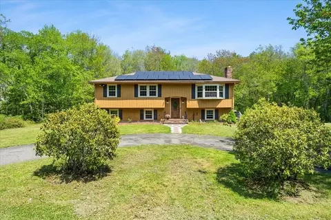 158 Bay State Cir, Hanson, MA 02341