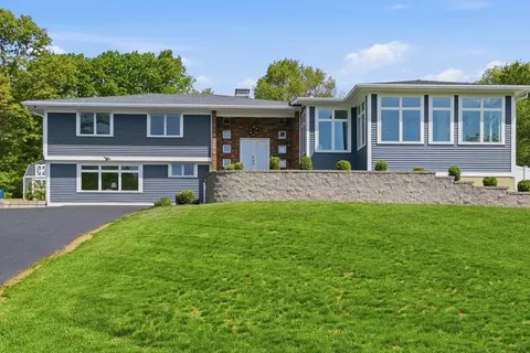 235 Kemp St, Dunstable, MA 01827