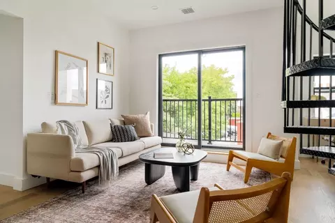 95 Addison St #308, Boston, MA 02128