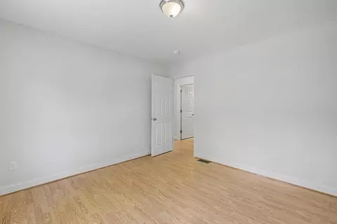 Bedroom - 792 Ryan Rd, Northampton, MA 01062 photo 4 of 6