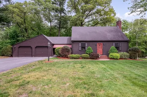 55 Blueberry Ln, Reading, MA 01867