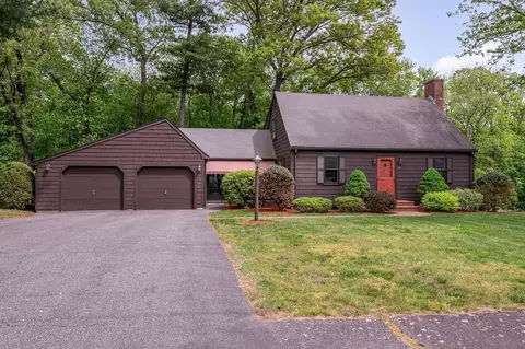 55 Blueberry Ln, Reading, MA 01867 photo 2