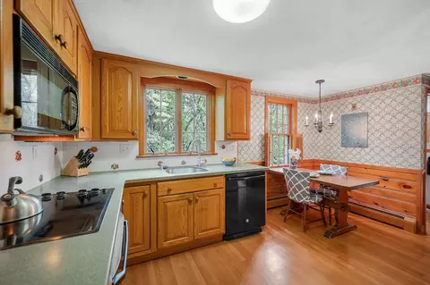 55 Blueberry Ln, Reading, MA 01867 photo 5