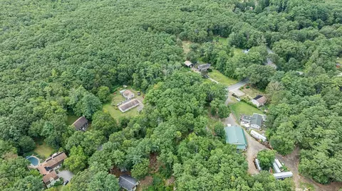 64 Seabrook Rd, Salisbury, MA 01952