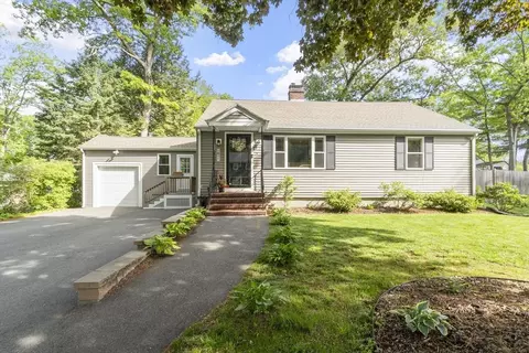 15 Suncrest Ave, Wilmington, MA 01887