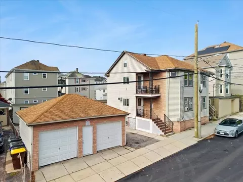 41 Barnes St, Fall River, MA 02723