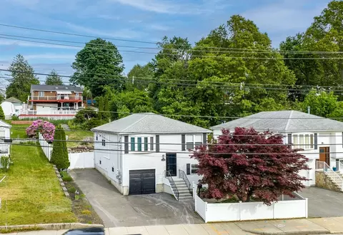 1190 Bay St, Fall River, MA 02724